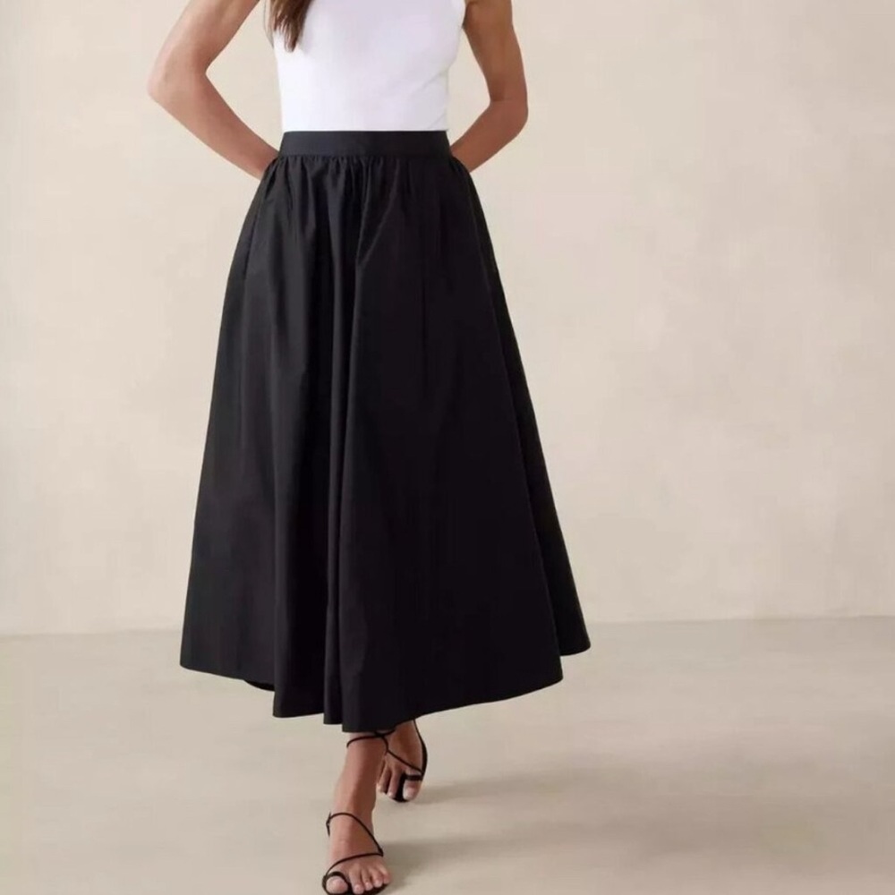 NWOT BANANA REPUBLIC 
Ariella Poplin Midi Skirt